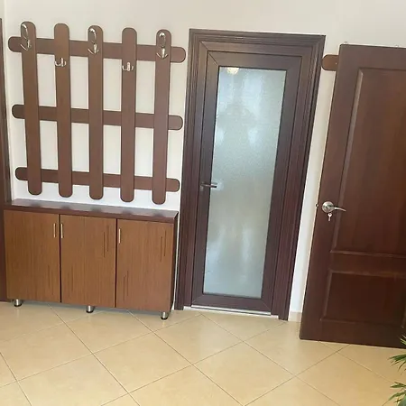 Lindita Apartmán Tirana